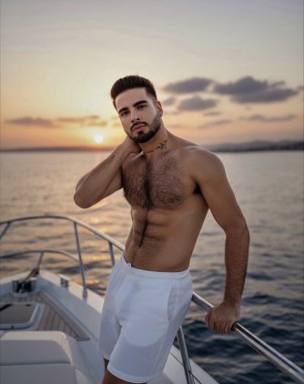 Álex Spanish Hairy