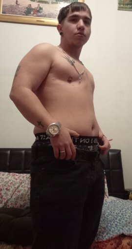 Chico trans con coño